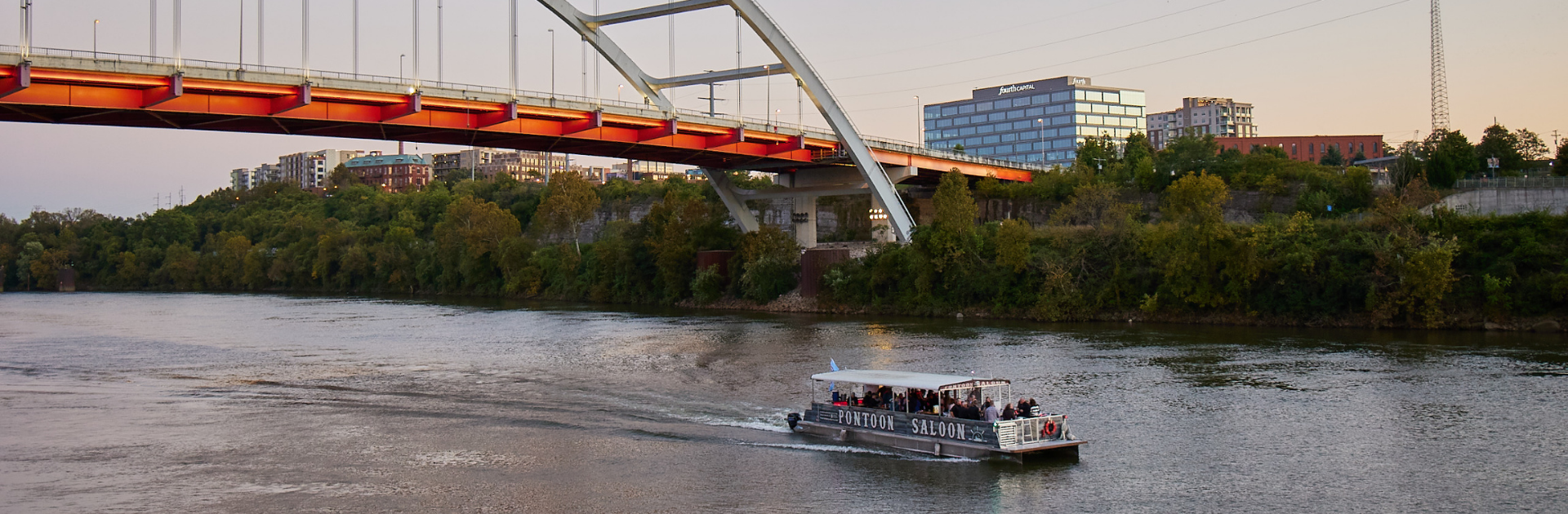 corporate group on a river cruise in nashville