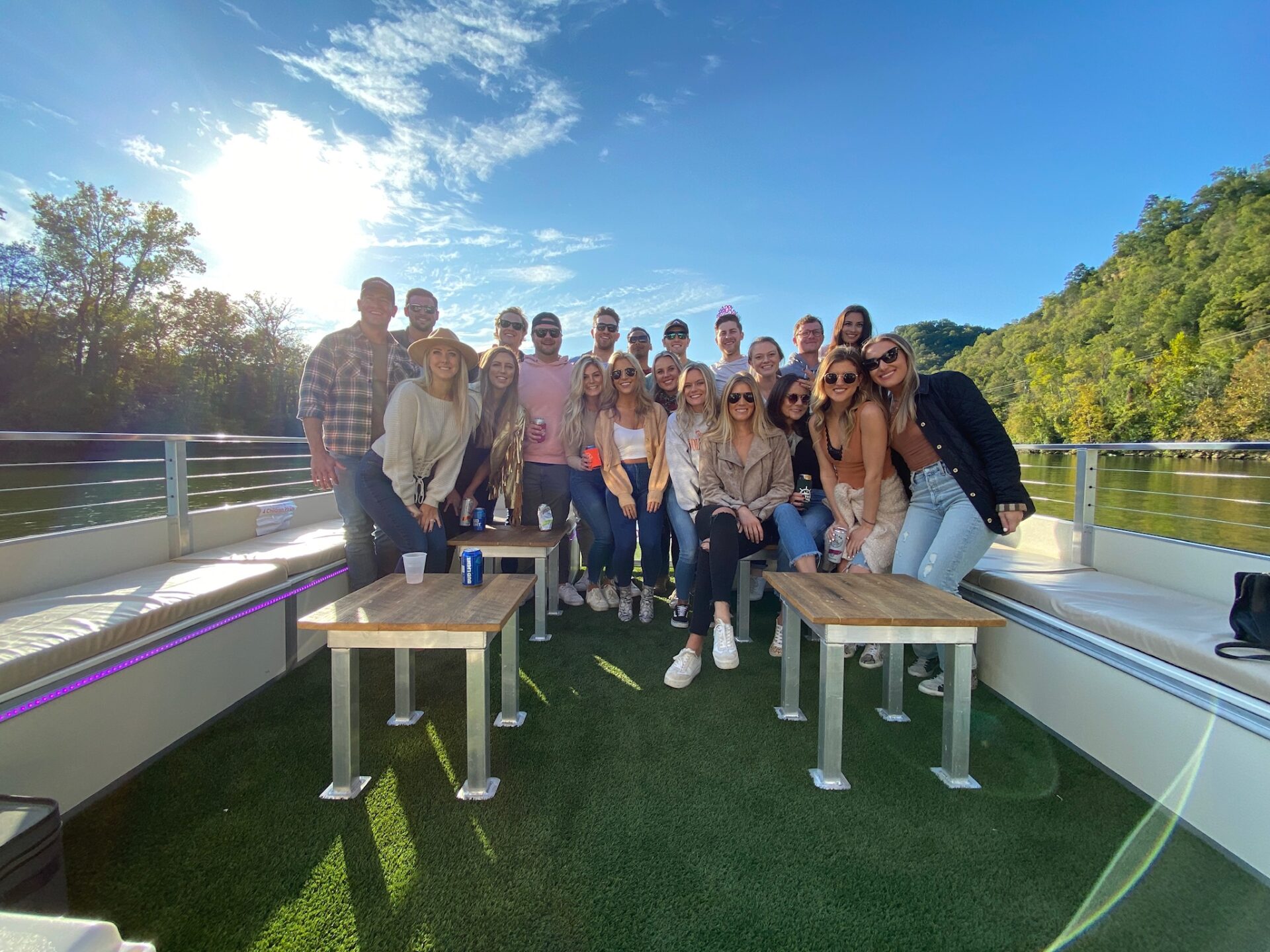 pontoon saloon cruise in downtown nashville